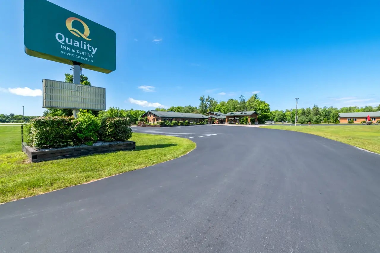 Quality Inn & Suites 3