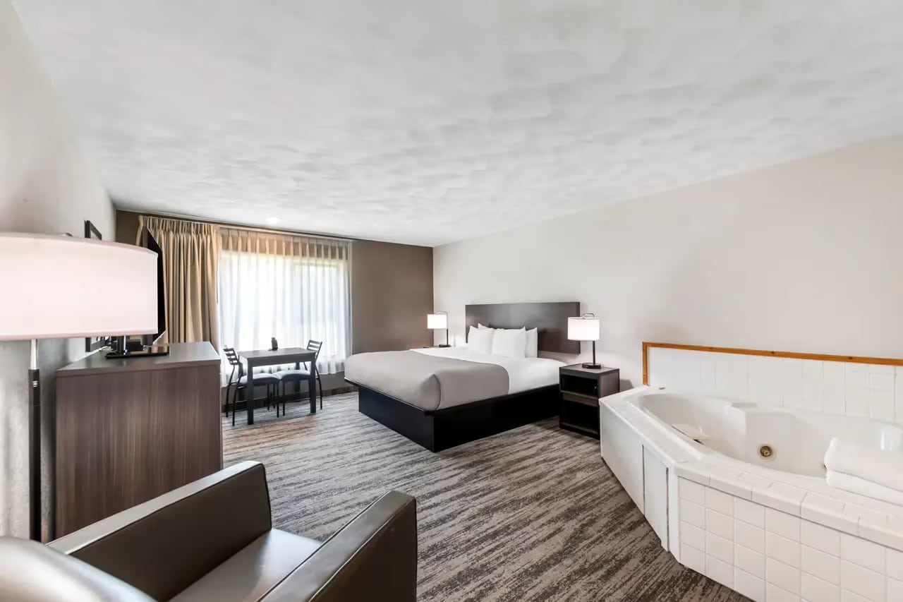 Quality Inn & Suites 9