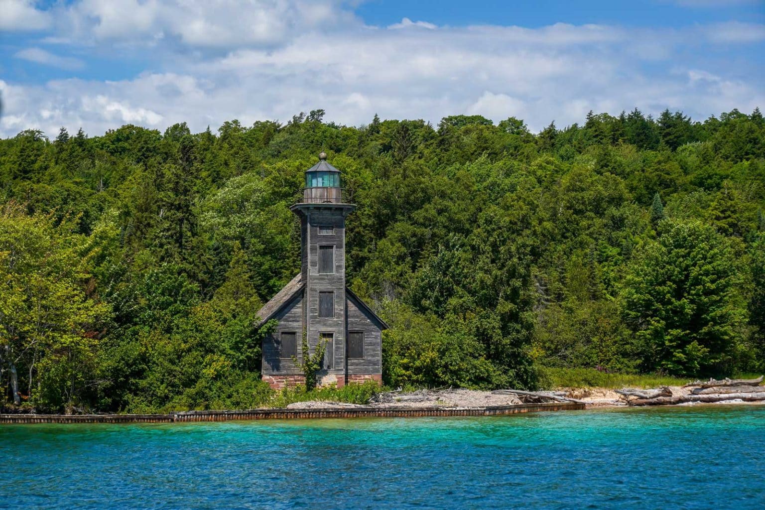 lighthousesheader Munising Visitor's Bureau